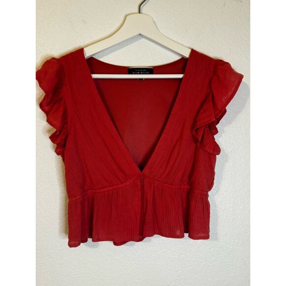 Blue Blush Tops - Blue‎ Blush Women’s Top Low V-neck Coral Size Small